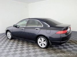 Honda Accord, 2.0 l., saloon | 3