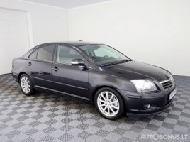 Toyota Avensis sedanas