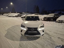 Lexus NX 300h внедорожник