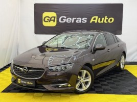 Opel Insignia sedanas