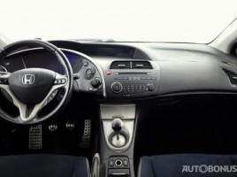 Honda Civic, 1.8 l., hečbekas | 4
