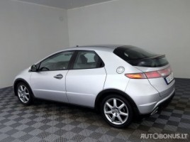Honda Civic, 1.8 l., hečbekas | 3