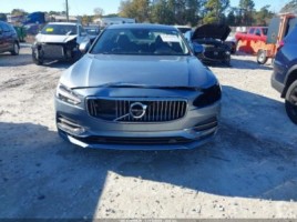 Volvo S90 | 4