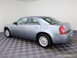 Chrysler 300, 2.7 l., saloon | 3