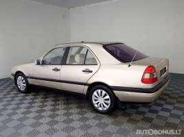 Mercedes-Benz C230 | 3