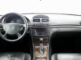 Mercedes-Benz E200, 2.1 l., saloon | 4