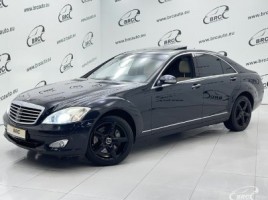 Mercedes-Benz S320 saloon