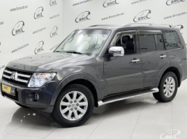 Mitsubishi Pajero cross-country