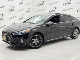 Hyundai Sonata saloon