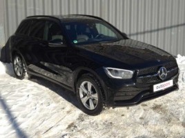 Mercedes-Benz GLC300 | 1