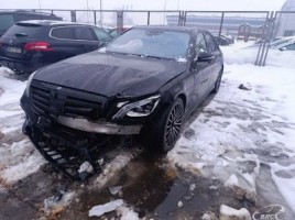 Mercedes-Benz S550 седан