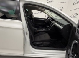 Volkswagen Passat, 1.4 l., saloon | 3