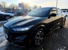 Ford Mustang visureigis