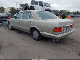 Mercedes-Benz 560 | 2