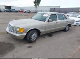 Mercedes-Benz 560 | 1