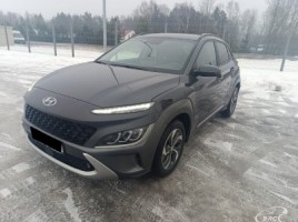 Hyundai Kona cross-country