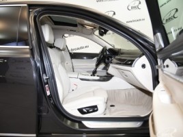 BMW 750, 4.4 l., sedanas | 3