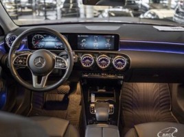 Mercedes-Benz A250, 1.3 l., Седан | 2