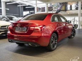 Mercedes-Benz A250, 1.3 l., Седан | 1