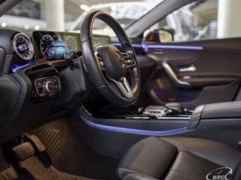 Mercedes-Benz A250, 1.3 l., Седан | 3
