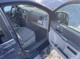 Chrysler Town & Country | 4
