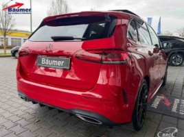 Mercedes-Benz B200 | 3