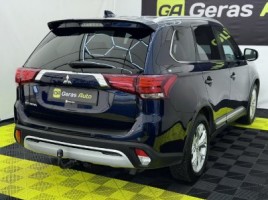 Mitsubishi Outlander | 3
