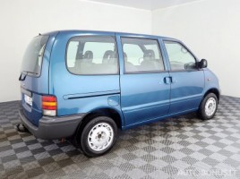 Nissan Serena | 2