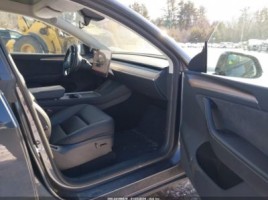 Tesla Model Y | 4