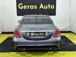 Mercedes-Benz C200 | 4