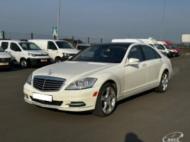 Mercedes-Benz S550