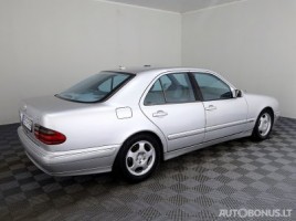 Mercedes-Benz E320 | 2