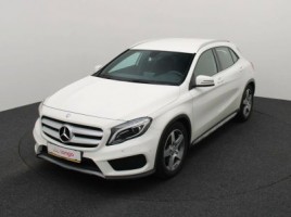 Mercedes-Benz GLA220 cross-country