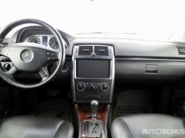 Mercedes-Benz B180 | 4
