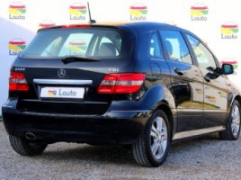 Mercedes-Benz B180 | 2