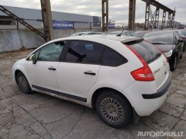 Citroen C4, 1.4 l., hatchback | 3