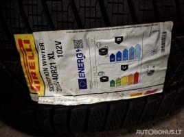 Pirelli 255/40R21