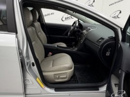 Toyota Avensis, 2.2 l., universal | 3