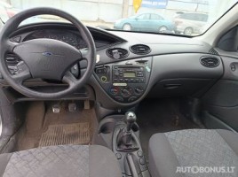Ford Focus, 1.4 l., hatchback | 4
