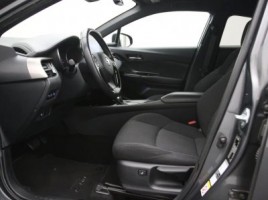 Toyota C-HR, 1.8 l., cross-country | 3