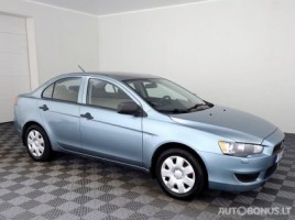 Mitsubishi Lancer saloon