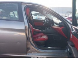 Alfa Romeo Giulia | 4