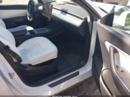 Tesla Model Y | 4