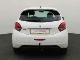 Peugeot 208 | 4