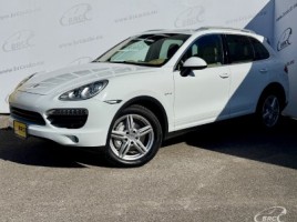 Porsche Cayenne cross-country