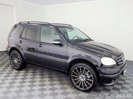 Mercedes-Benz ML55 AMG cross-country