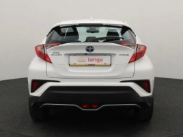 Toyota C-HR, 1.8 l., cross-country | 4