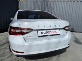 Skoda Superb, 1.4 l., Седан | 3