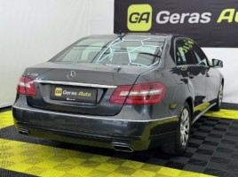 Mercedes-Benz E200, sedanas | 3