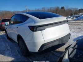 Tesla Model Y | 2